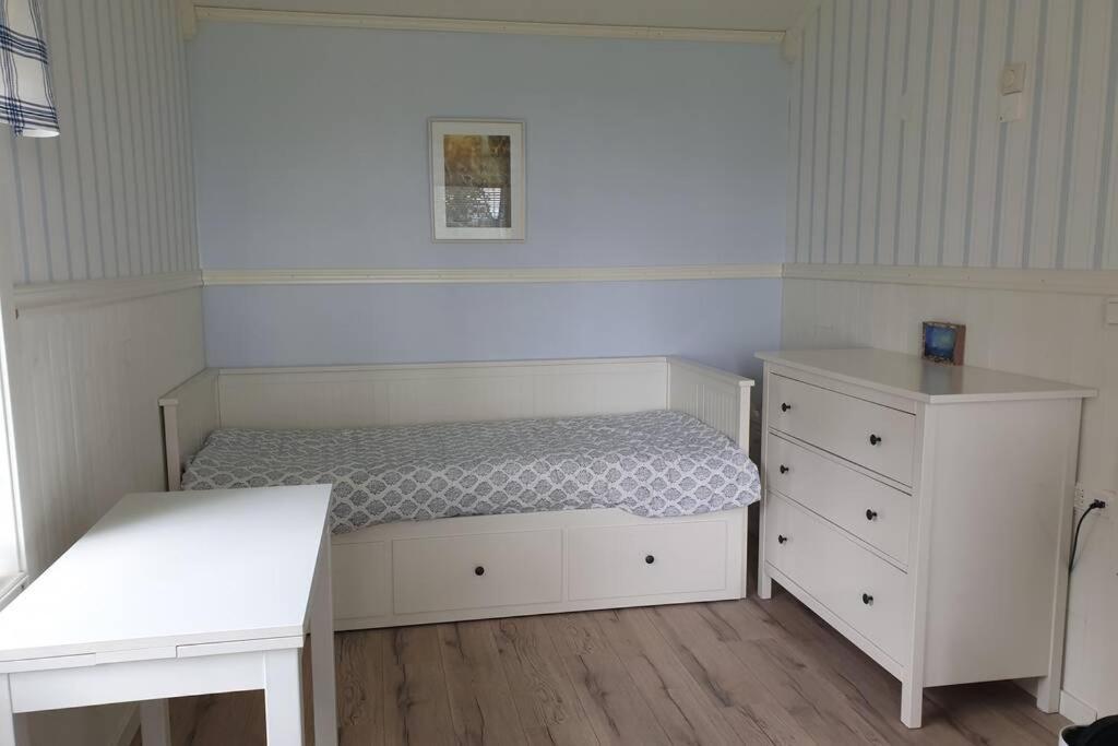 Gaeststuga I Vacker Natur, Bastu, Bubbelpool Sommartid Och Gratis Parkering Naera Ulricehamn Och Lassalyckan, Guesthouse With Nice View With Sauna And Free Parking Close To Dalsjoefors And Fishing Borås Exterior foto